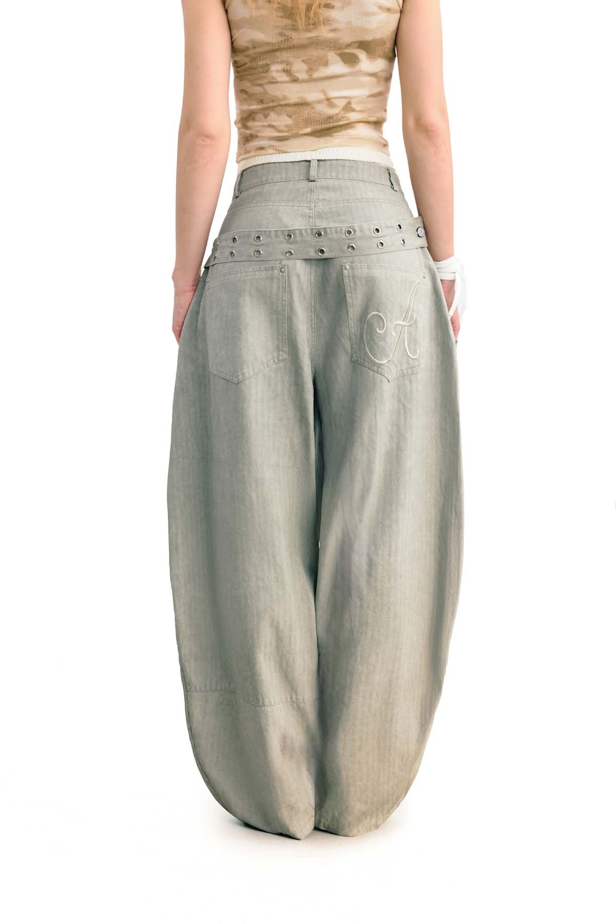 
                  
                    Embroidered Barrel Leg Pants Light Grey【L26-10LG】
                  
                