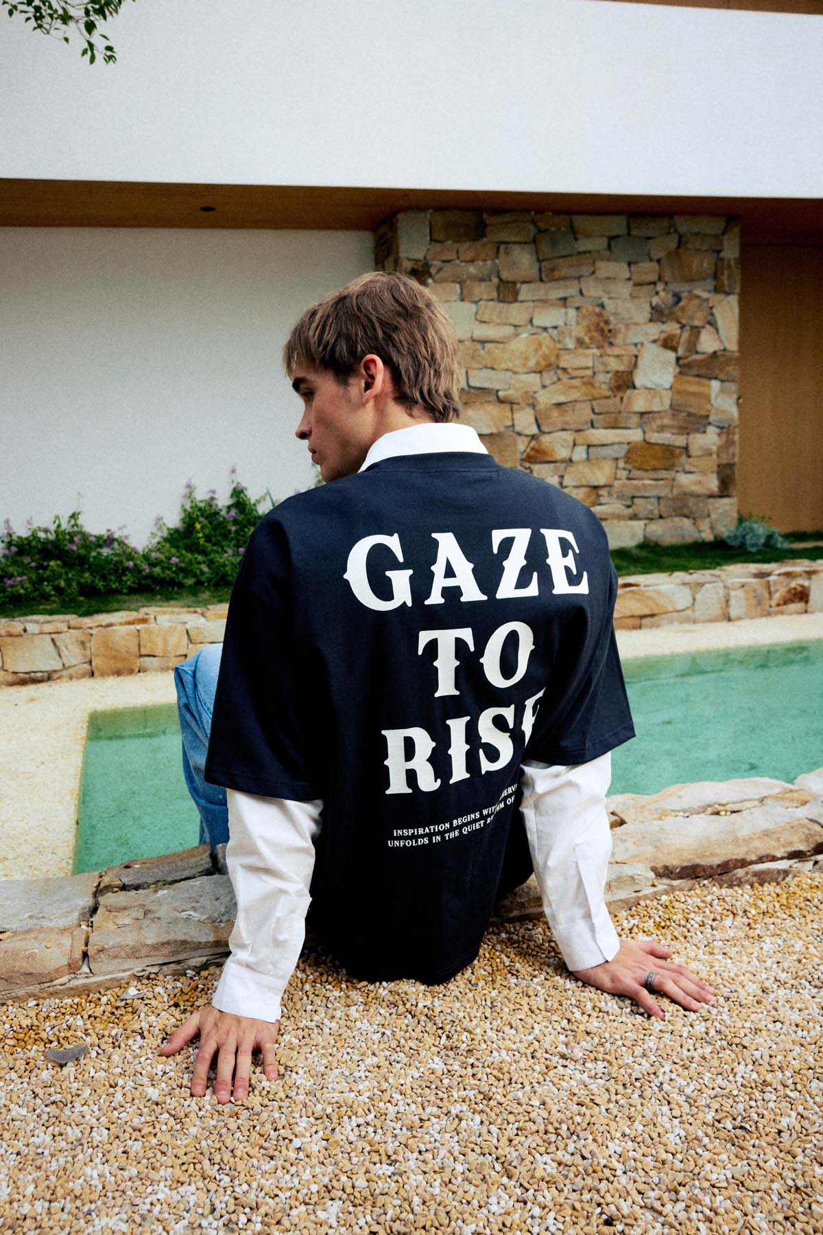 
                  
                    Gaze Graphic SS Charcoal【M26-T02CH】
                  
                