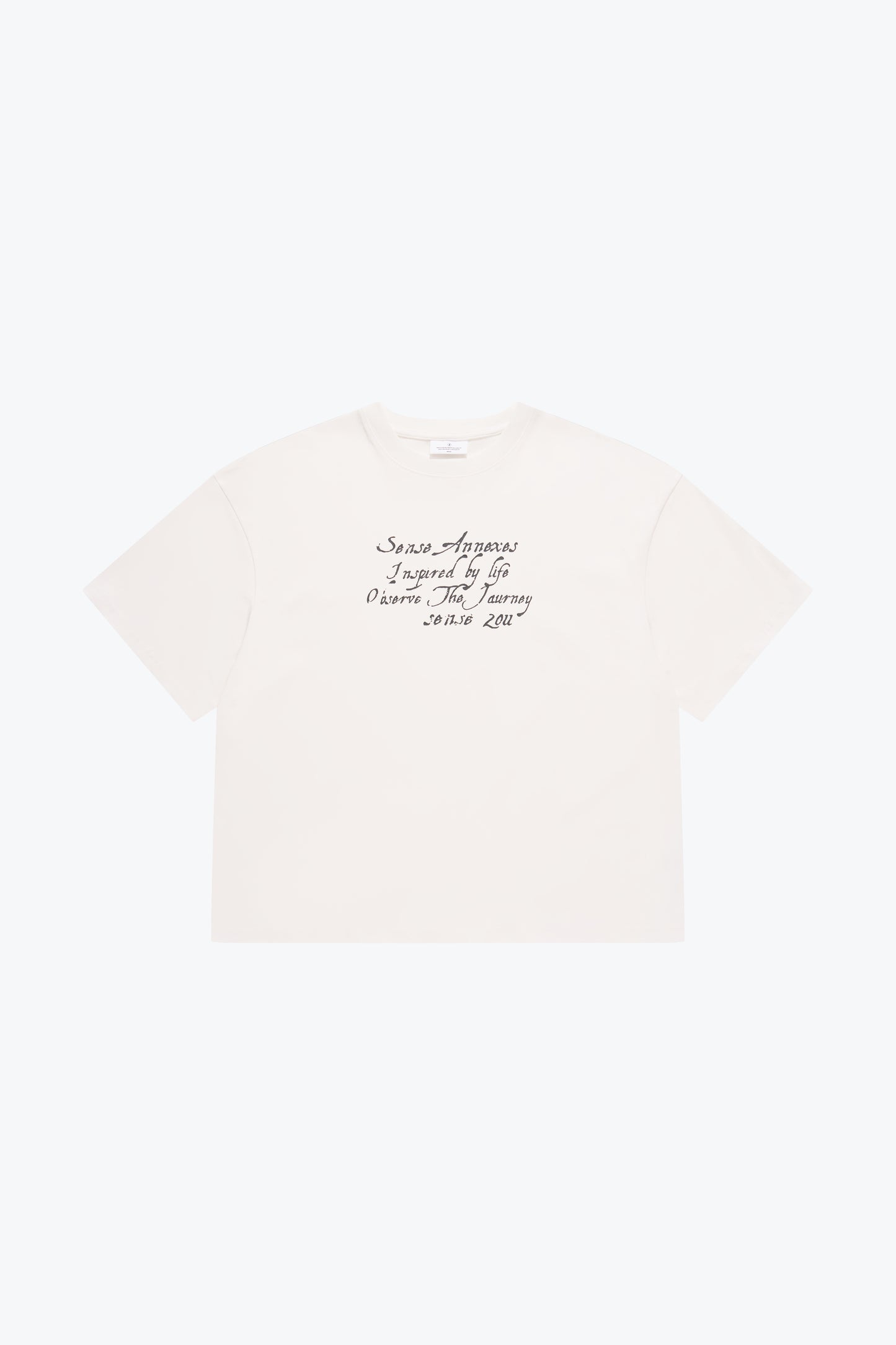 
                  
                    Script Print Tee White【L26-T06WH】
                  
                