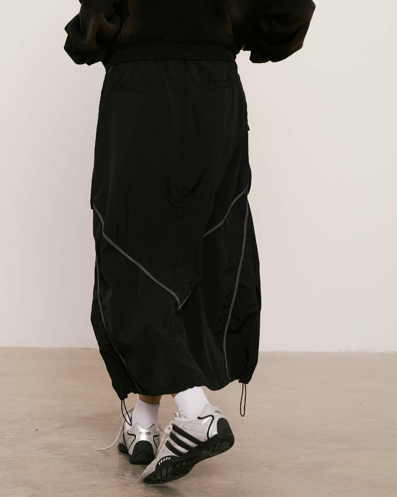 
                  
                    Paneled Lightweight Layer Skirt Black【L25-38BK】
                  
                