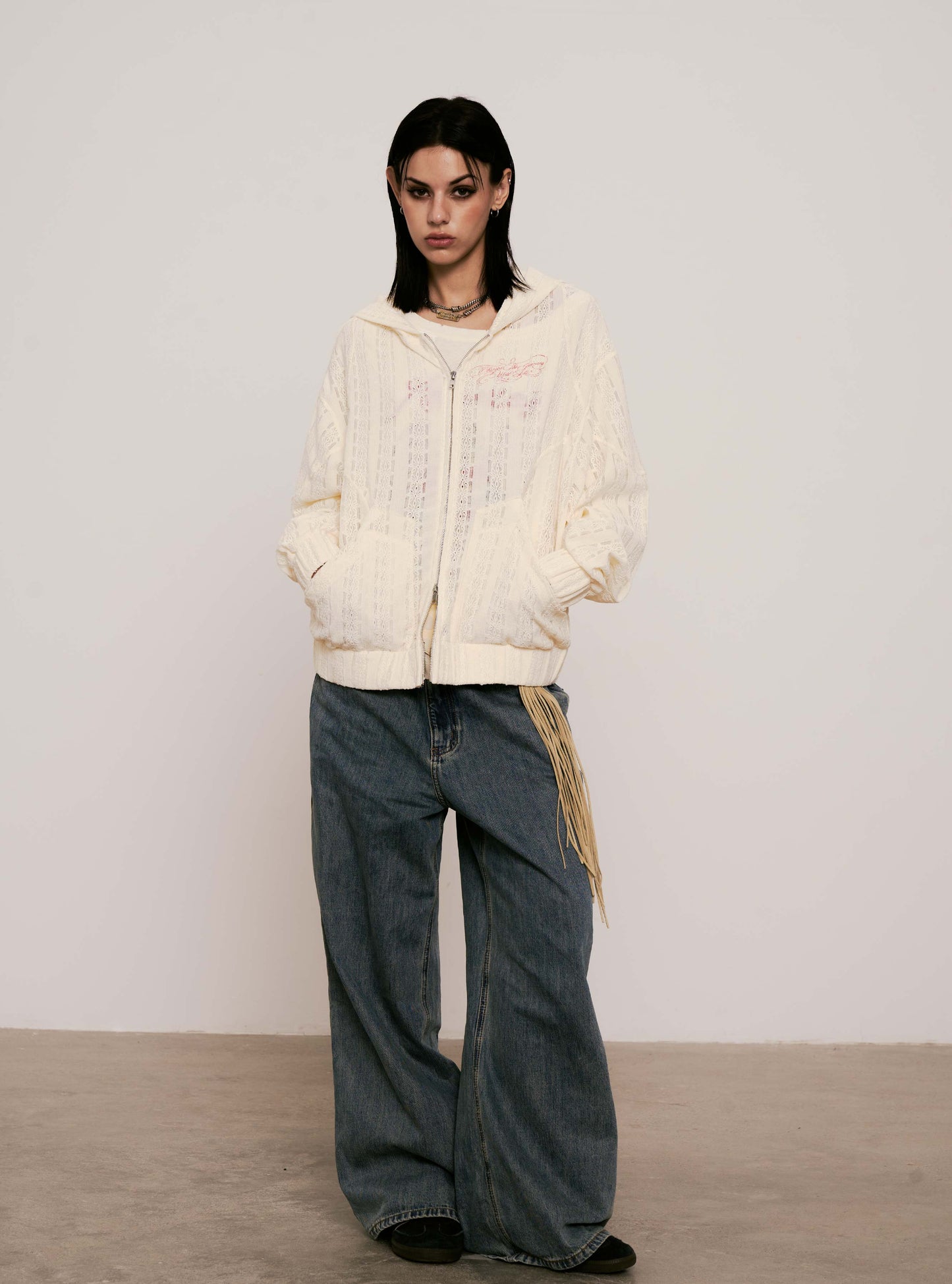 
                  
                    Branscombe Tape Zip-up Hoodie Cream【L25-42CM】
                  
                