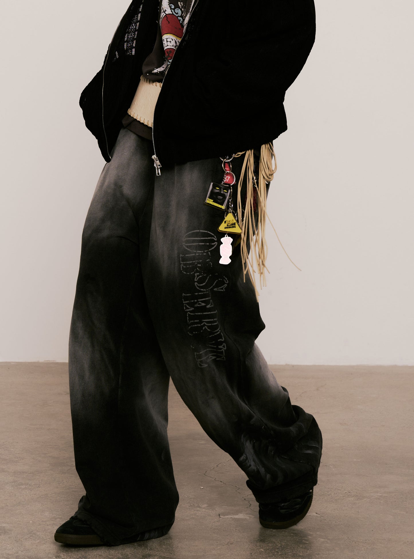 
                  
                    Sun Faded Sweat Pants Coal Black【M25-38CB】
                  
                