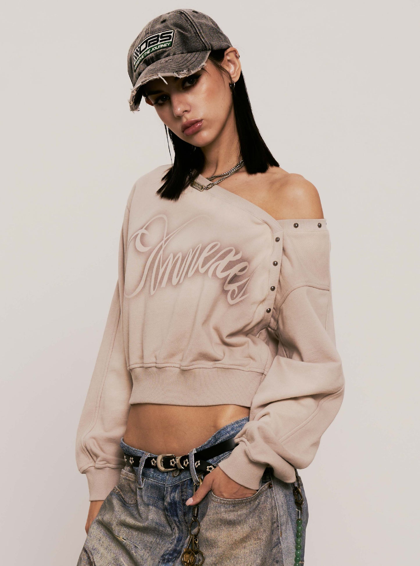 
                  
                    Off-Shoulder Washed Sweatshirt Beige【L25-43BE】
                  
                