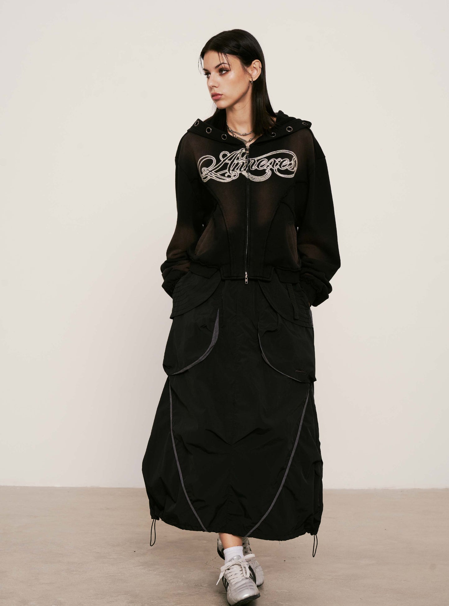 
                  
                    Graphic Cropped Zip-up Hoodie Black【L25-45BK】
                  
                