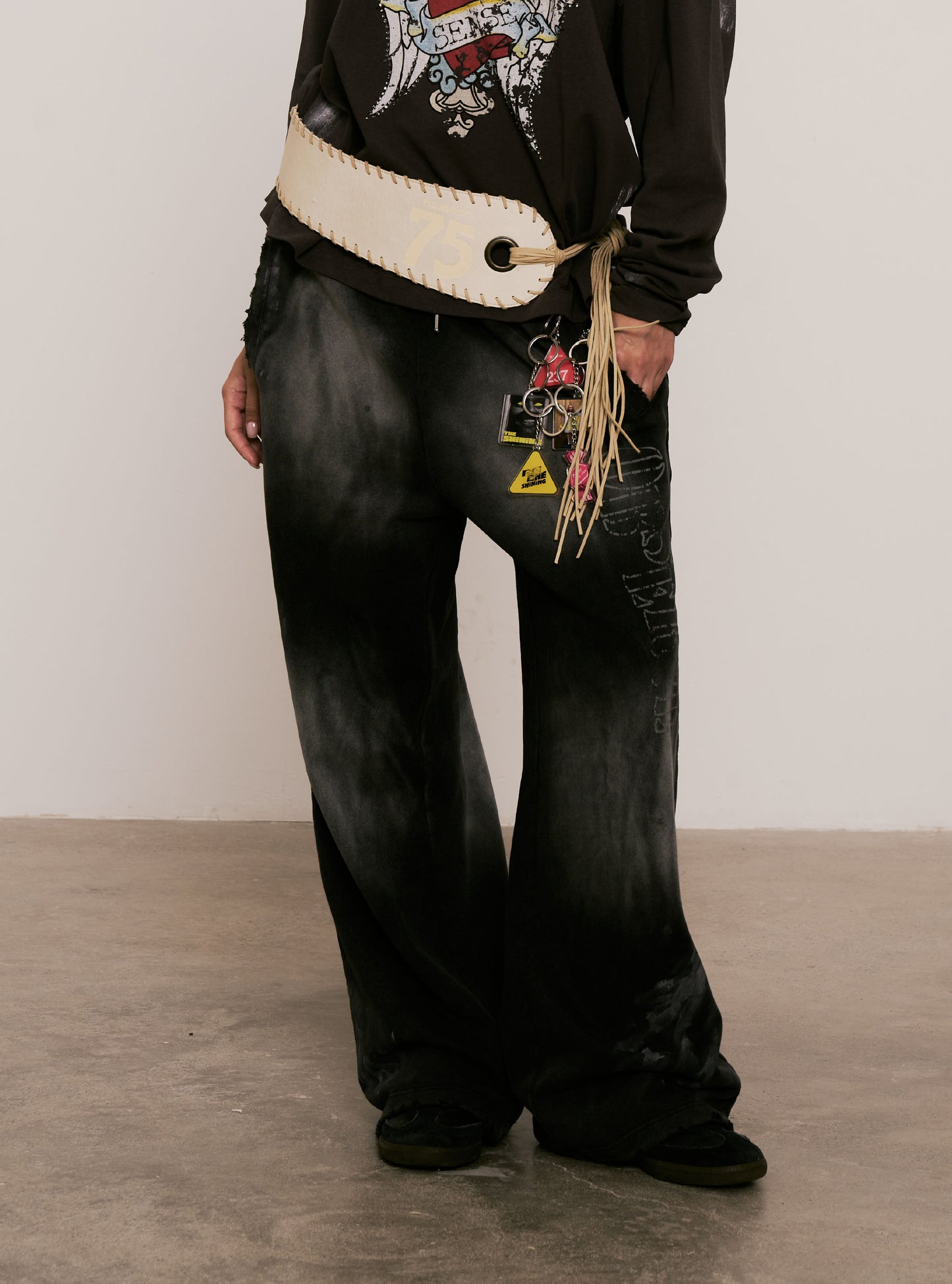 
                  
                    Sun Faded Sweat Pants Coal Black【M25-38CB】
                  
                