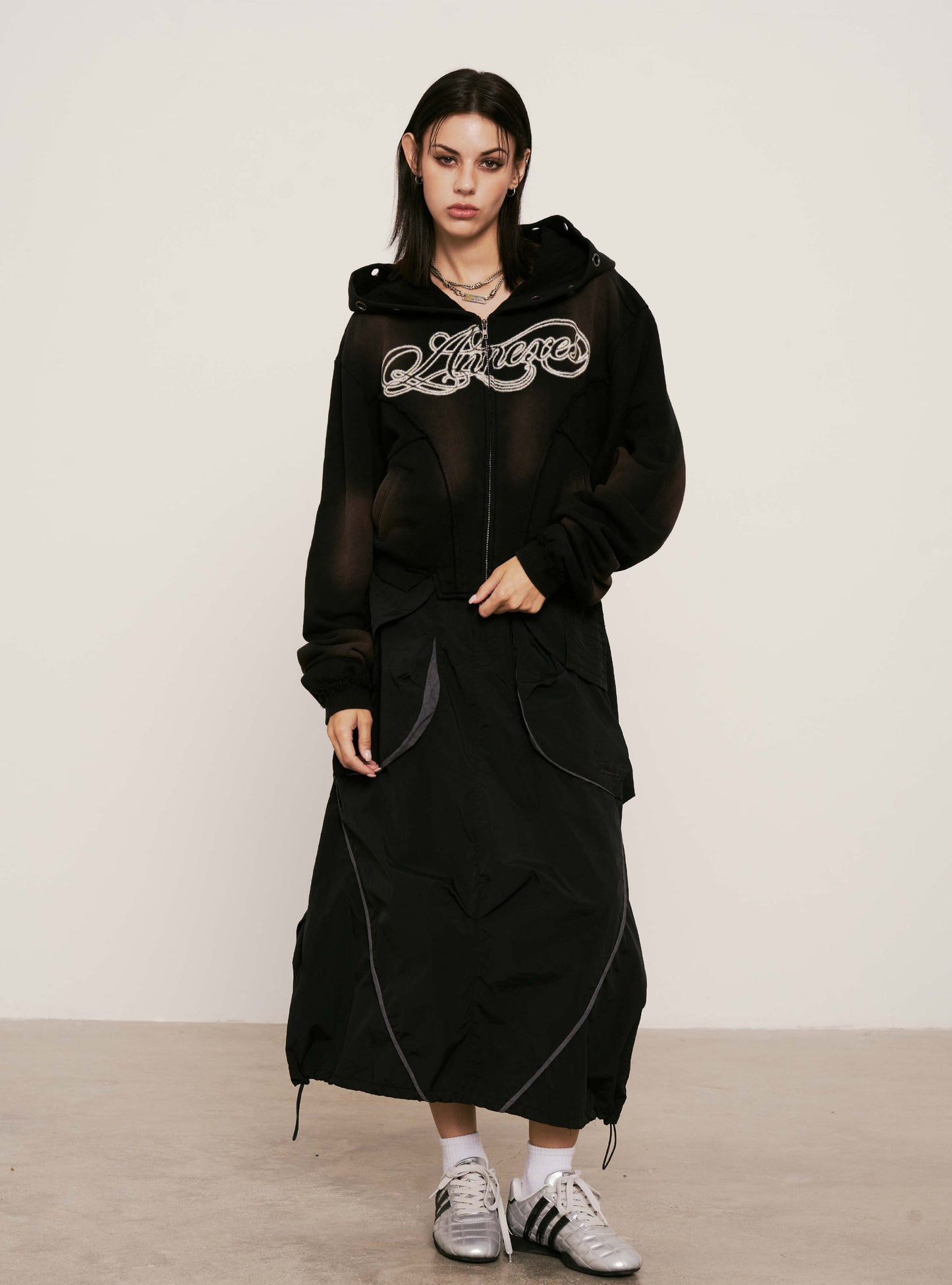 
                  
                    Graphic Cropped Zip-up Hoodie Black【L25-45BK】
                  
                