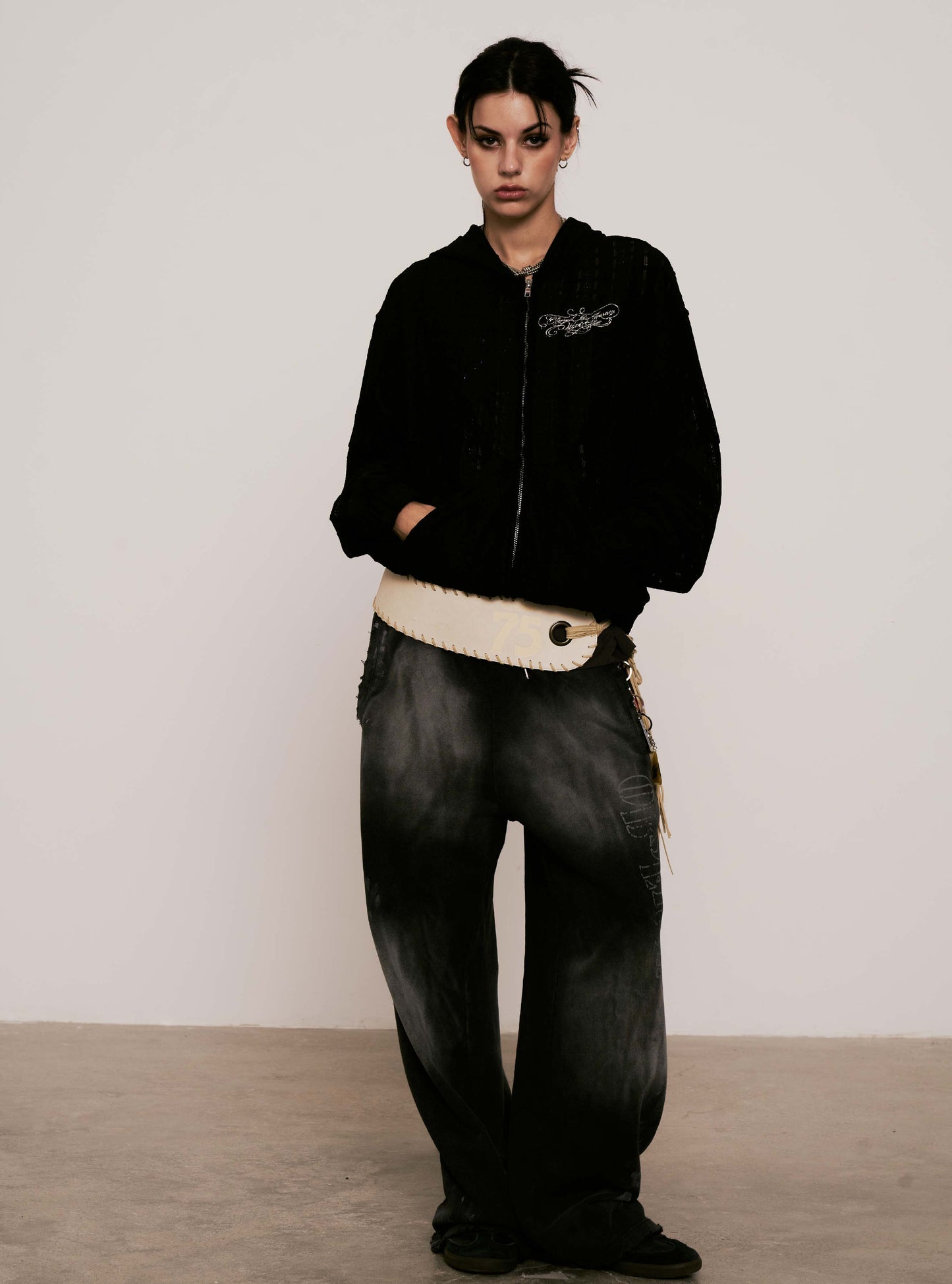 
                  
                    Branscombe Tape Zip-up Hoodie Black【L25-42BK】
                  
                