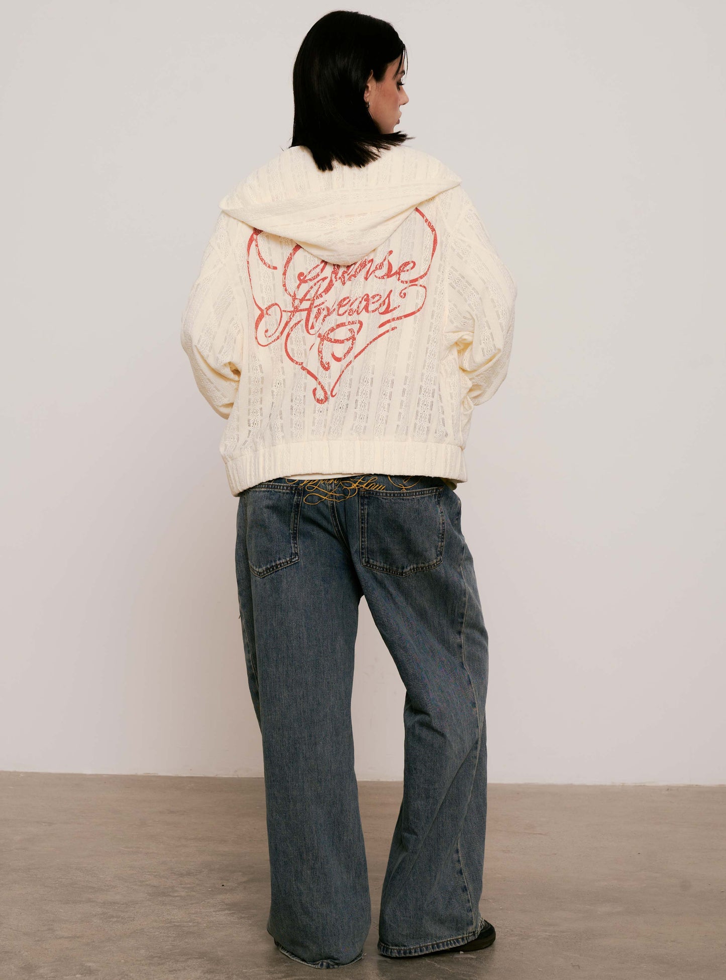 
                  
                    Branscombe Tape Zip-up Hoodie Cream【L25-42CM】
                  
                