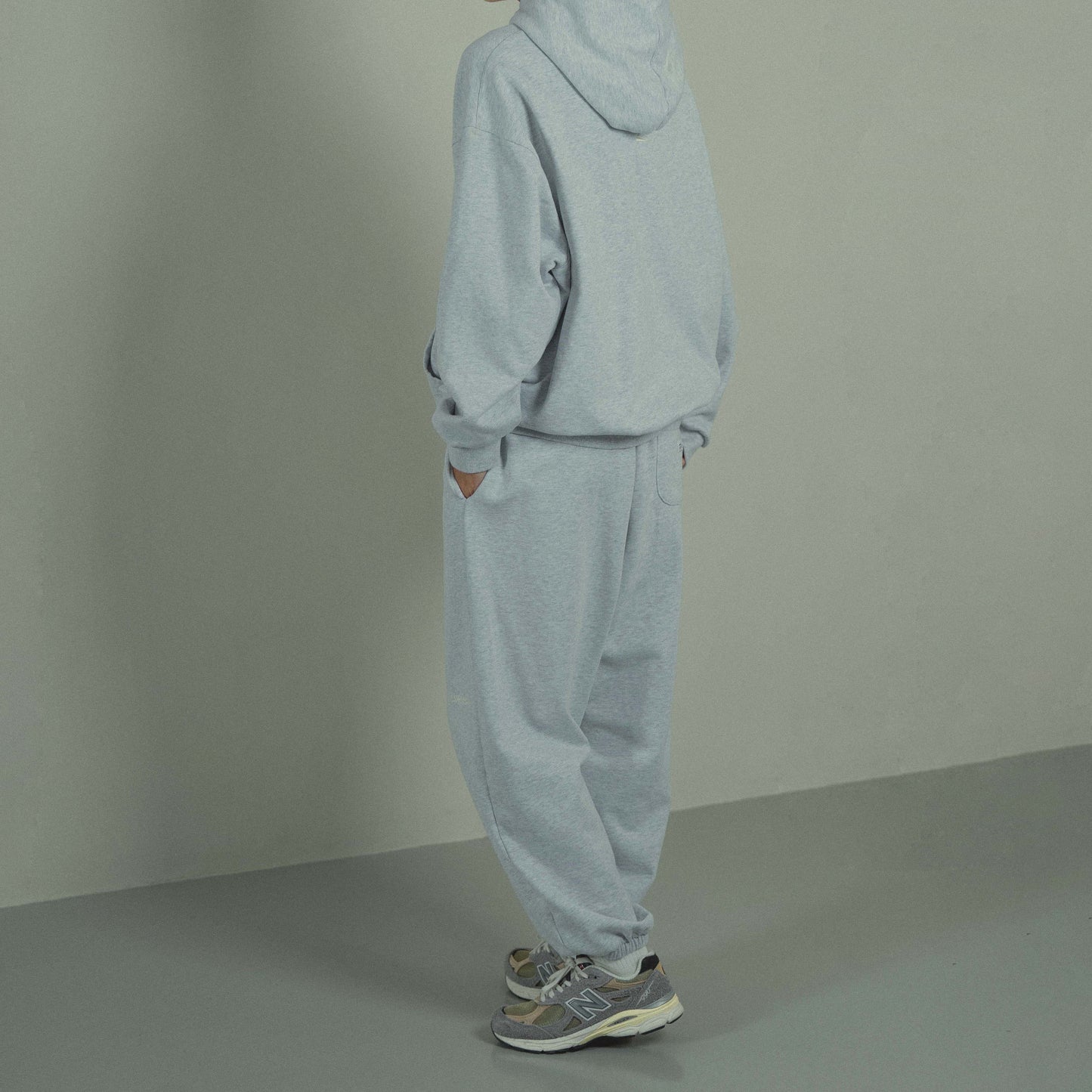 
                  
                    Tech Sweat Pants Light Grey【M22-55LG】
                  
                
