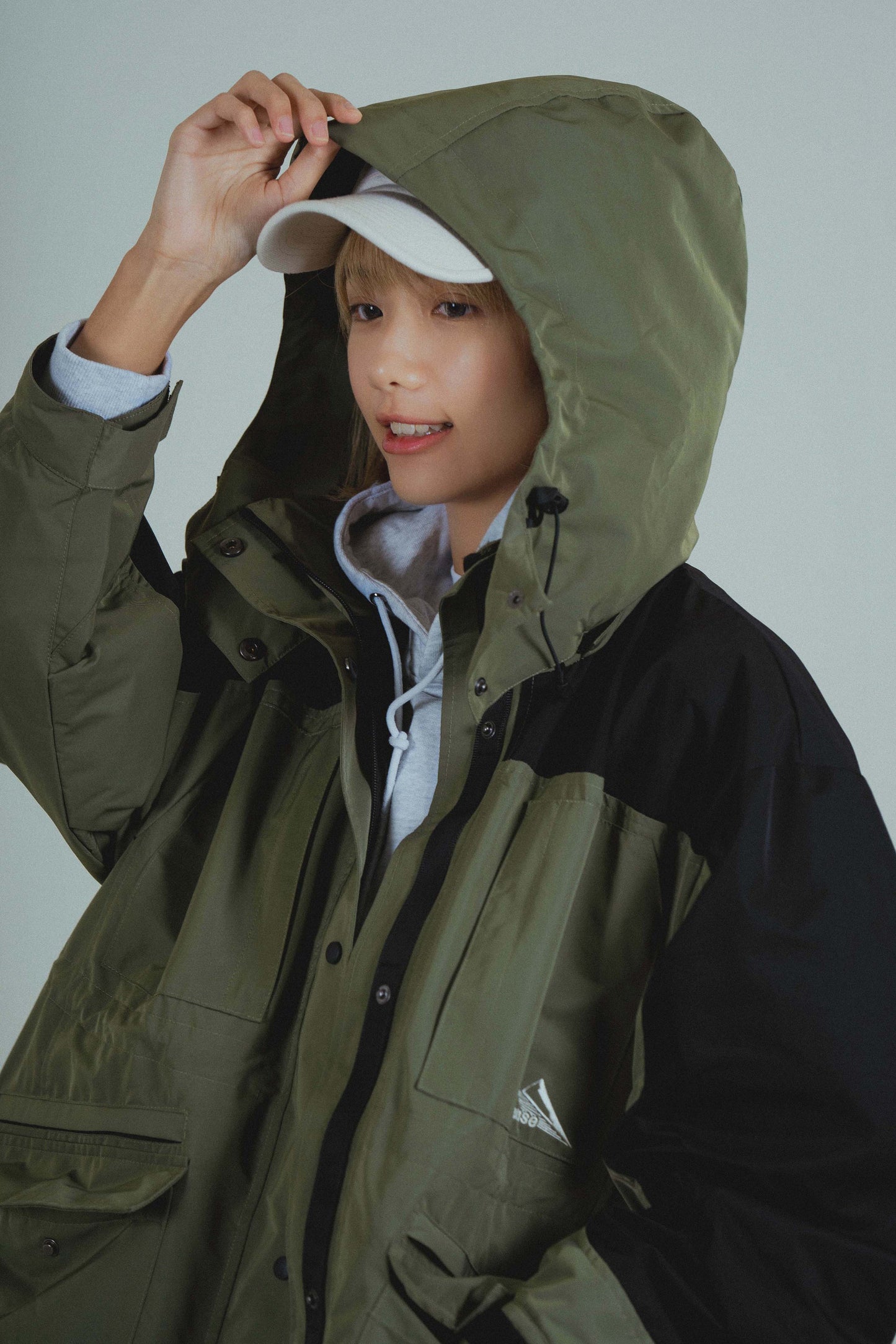 
                  
                    Waterproof Hooded Long Shell Parka Olive【L22-44ol】
                  
                