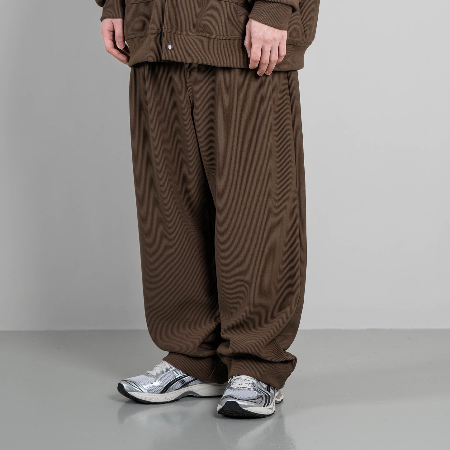 
                  
                    Pleats Wide Cut Pants Brown【M22-53BR】
                  
                