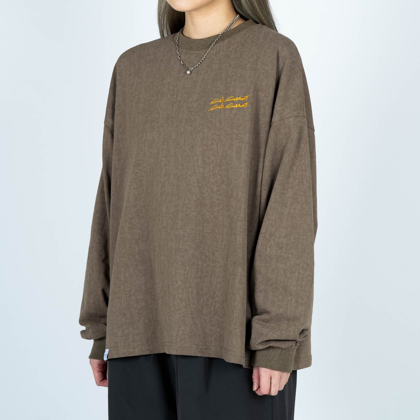 
                  
                    Embroidery Long Sleeves Tee Khaki【L22-T07ka】
                  
                
