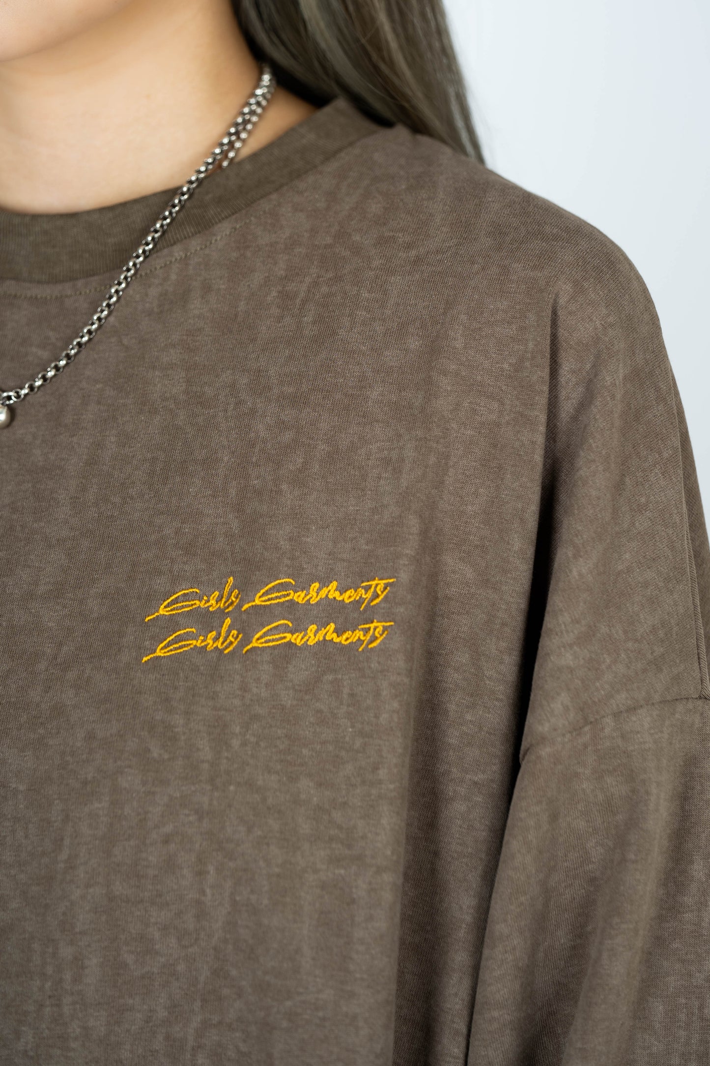 
                  
                    Embroidery Long Sleeves Tee Khaki【L22-T07ka】
                  
                