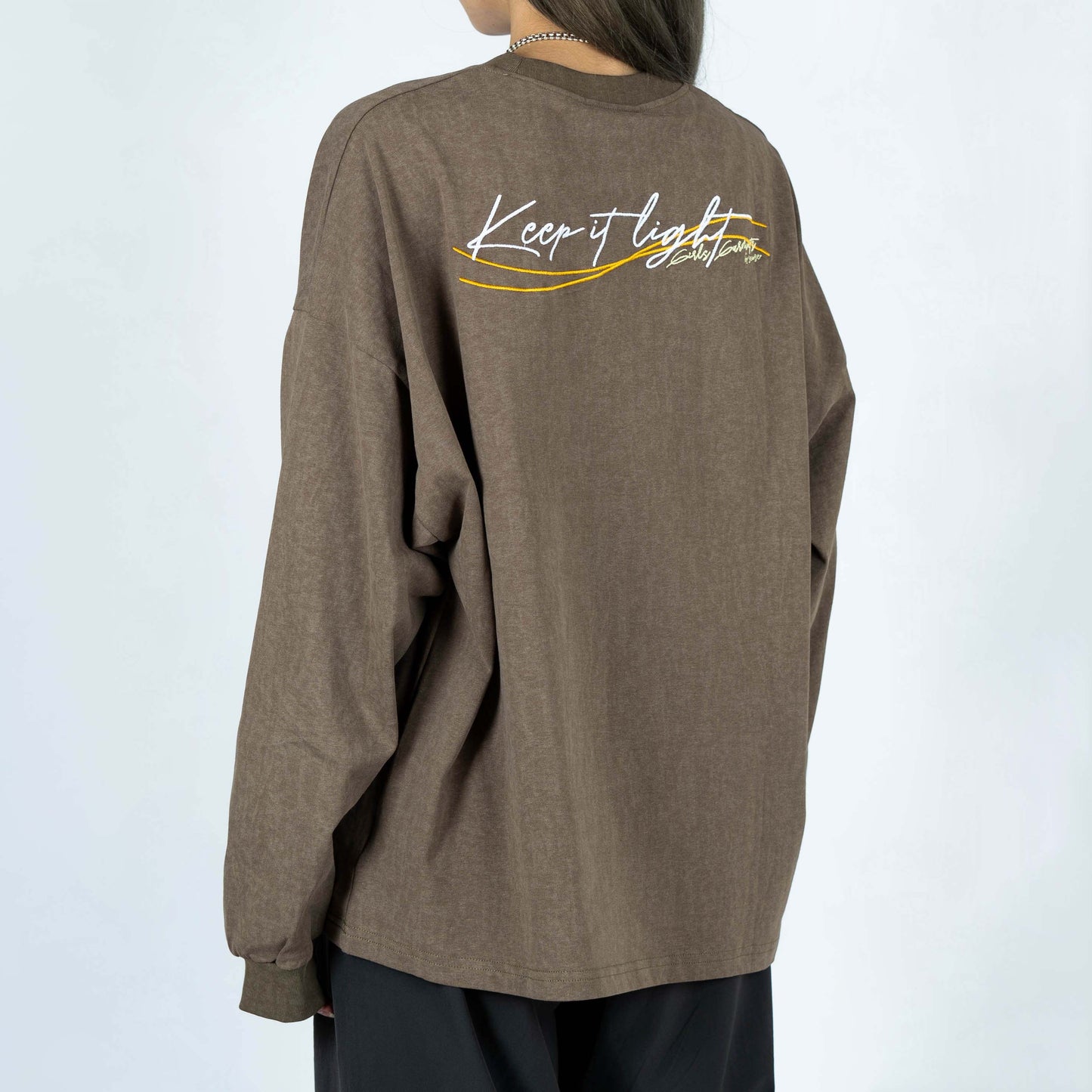 
                  
                    Embroidery Long Sleeves Tee Khaki【L22-T07ka】
                  
                