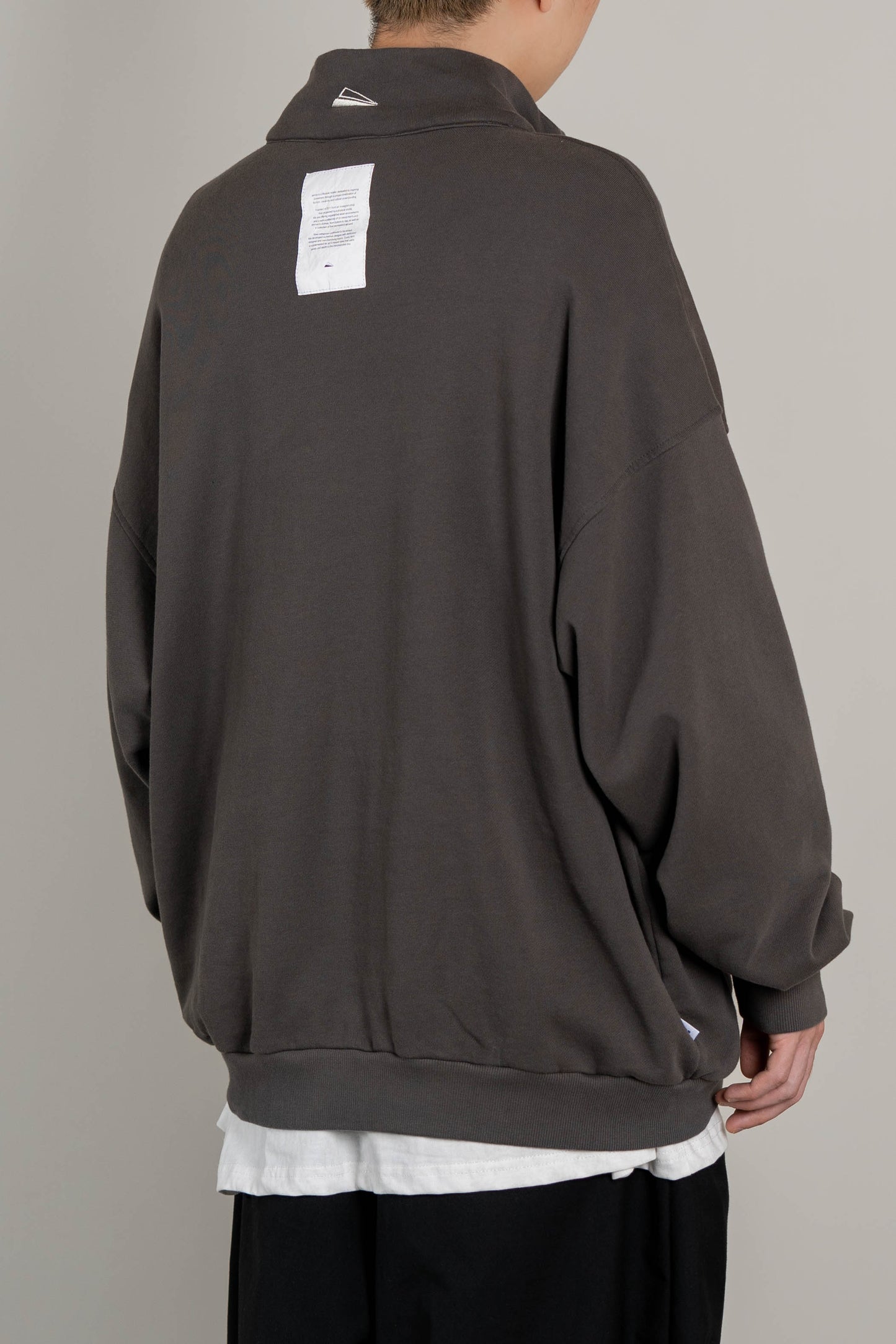 
                  
                    Half Zip Crew Neck Grey【M22-43GY】
                  
                