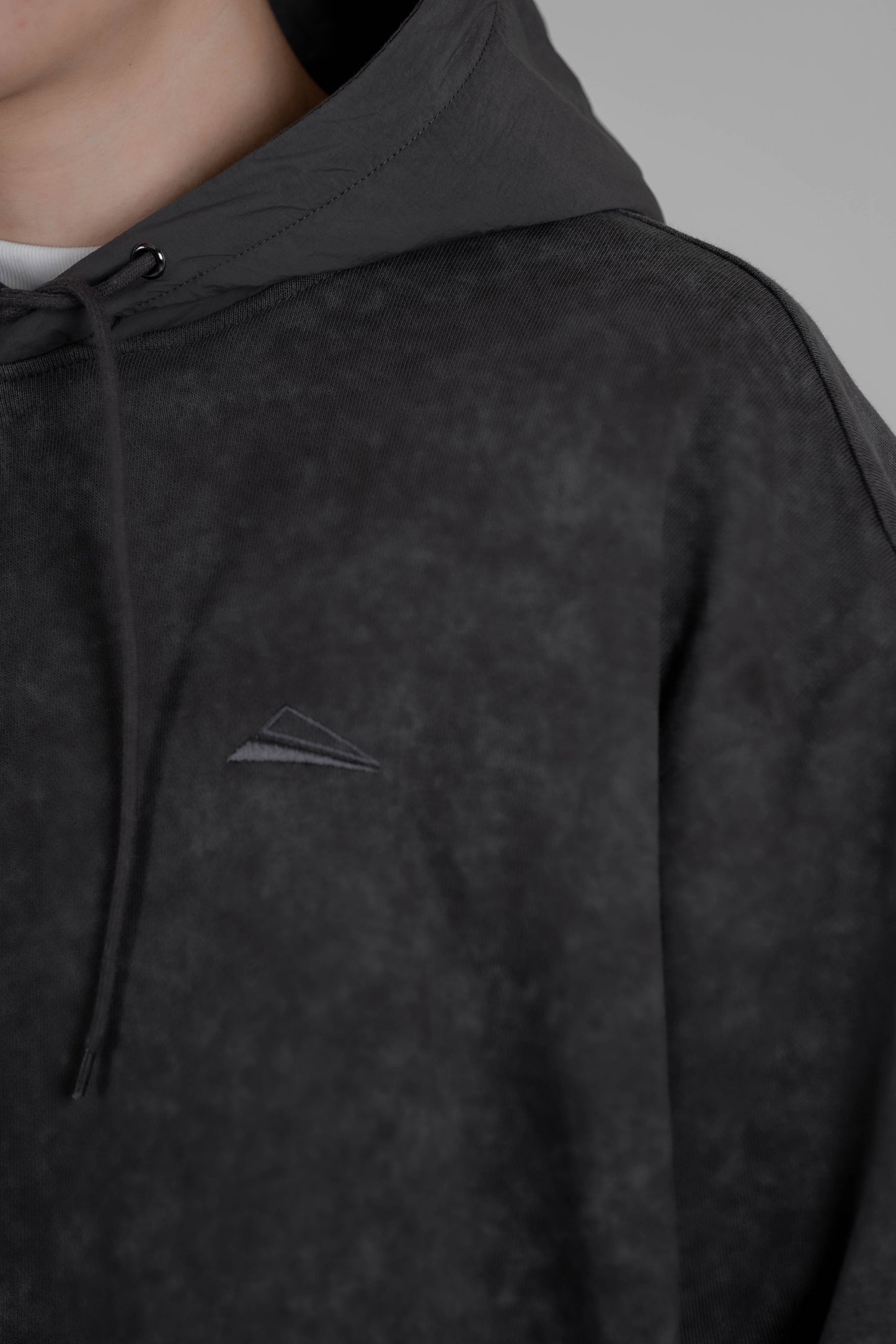 
                  
                    Patch Washed Hoodie Ash Grey【M22-44AG】
                  
                