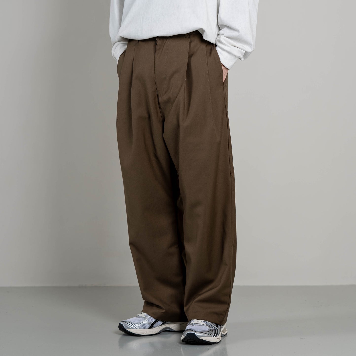 
                  
                    Wide Cut Trousers Brown【M22-26BR】
                  
                