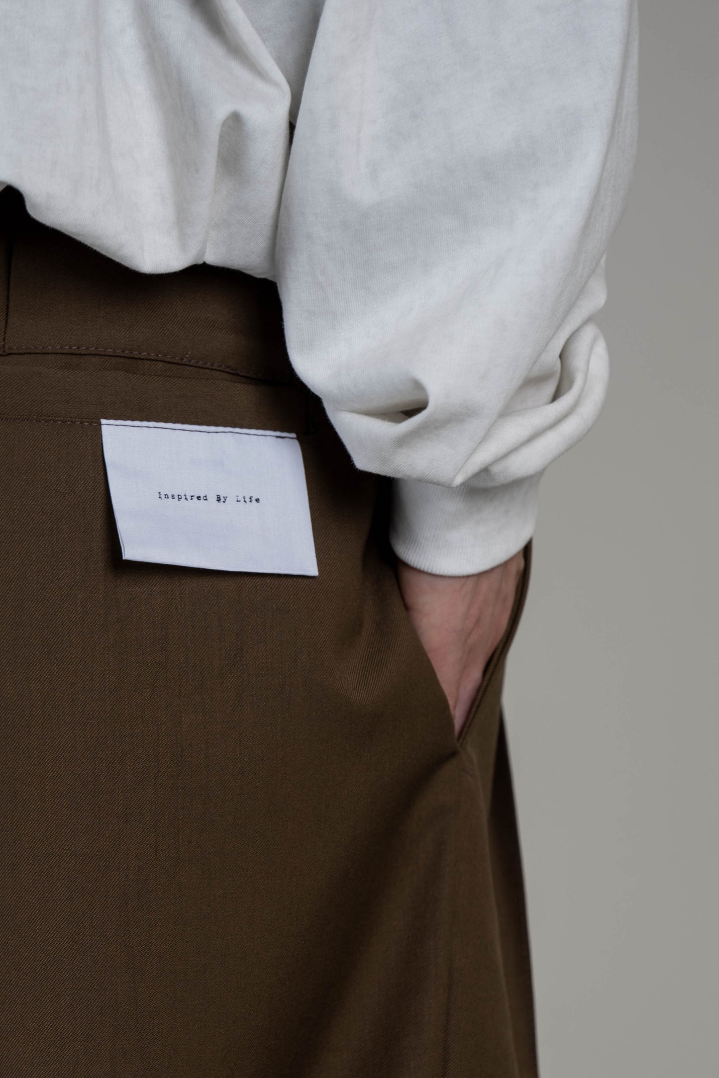 
                  
                    Wide Cut Trousers Brown【M22-26BR】
                  
                