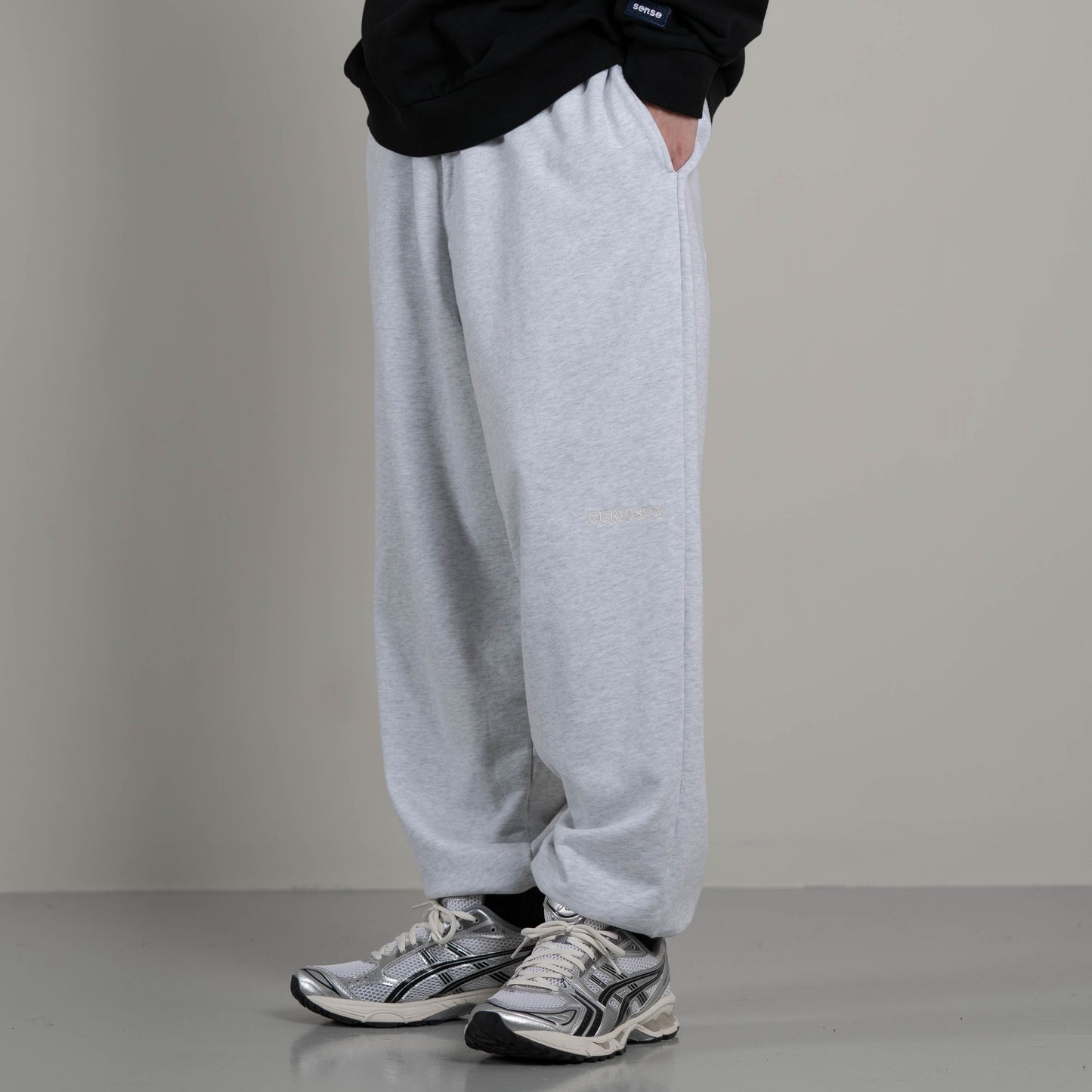 
                  
                    Tech Sweat Pants Light Grey【M22-55LG】
                  
                