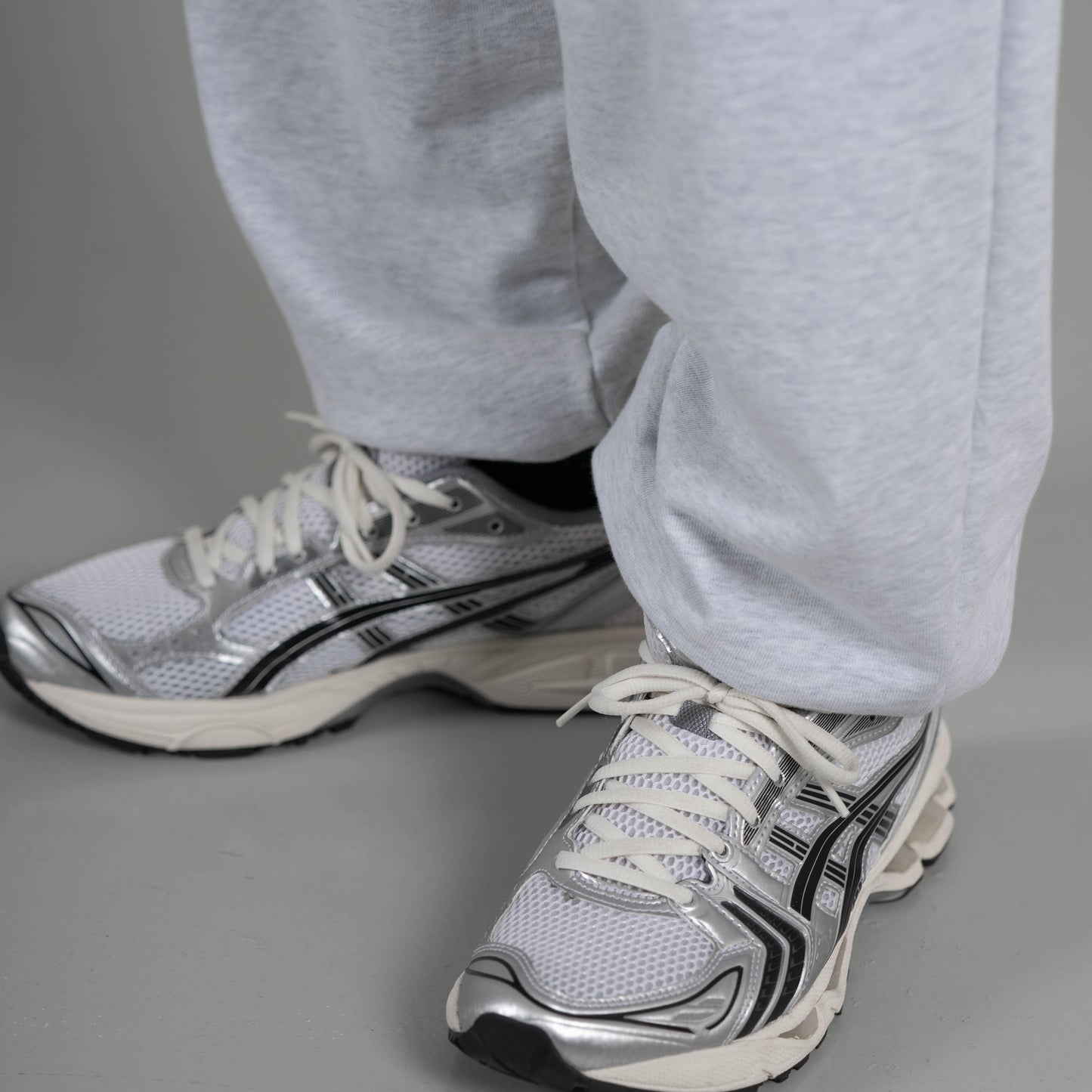 
                  
                    Tech Sweat Pants Light Grey【M22-55LG】
                  
                