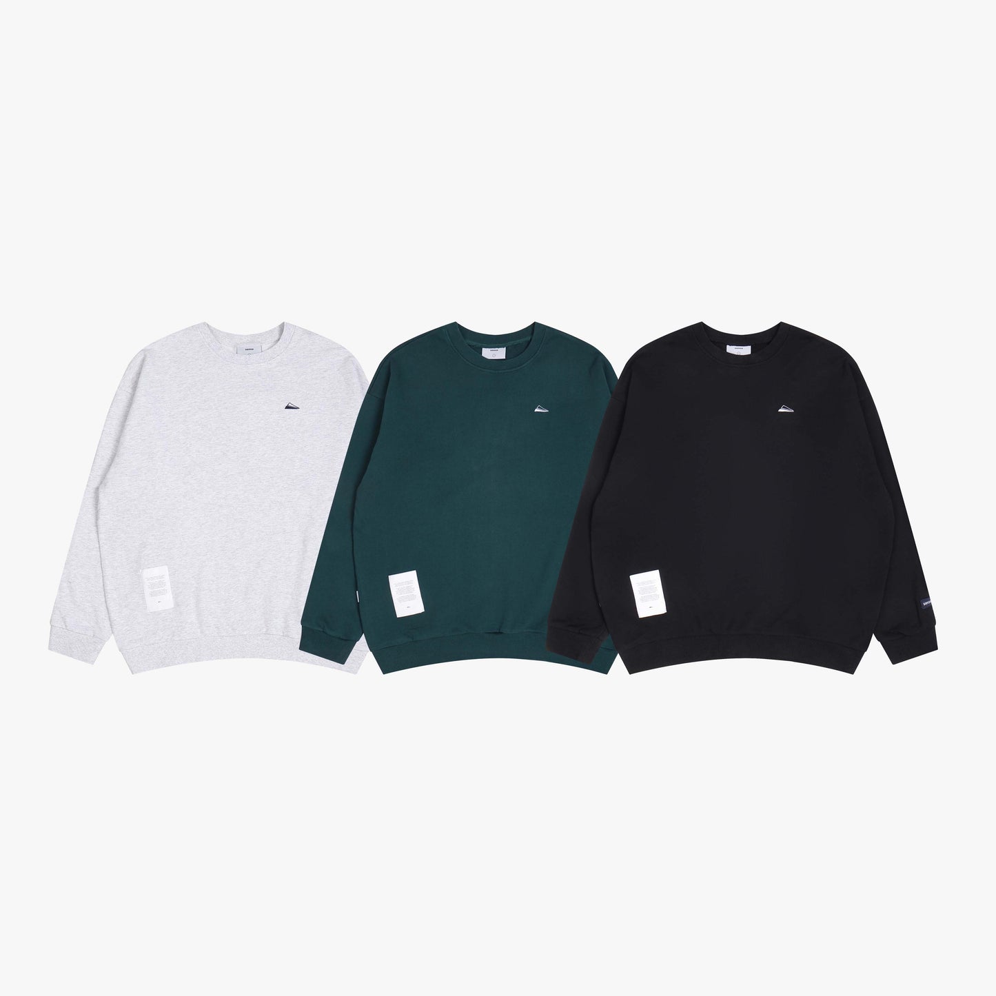 
                  
                    Embroidery Crew Neck Black【M22-52BK】
                  
                