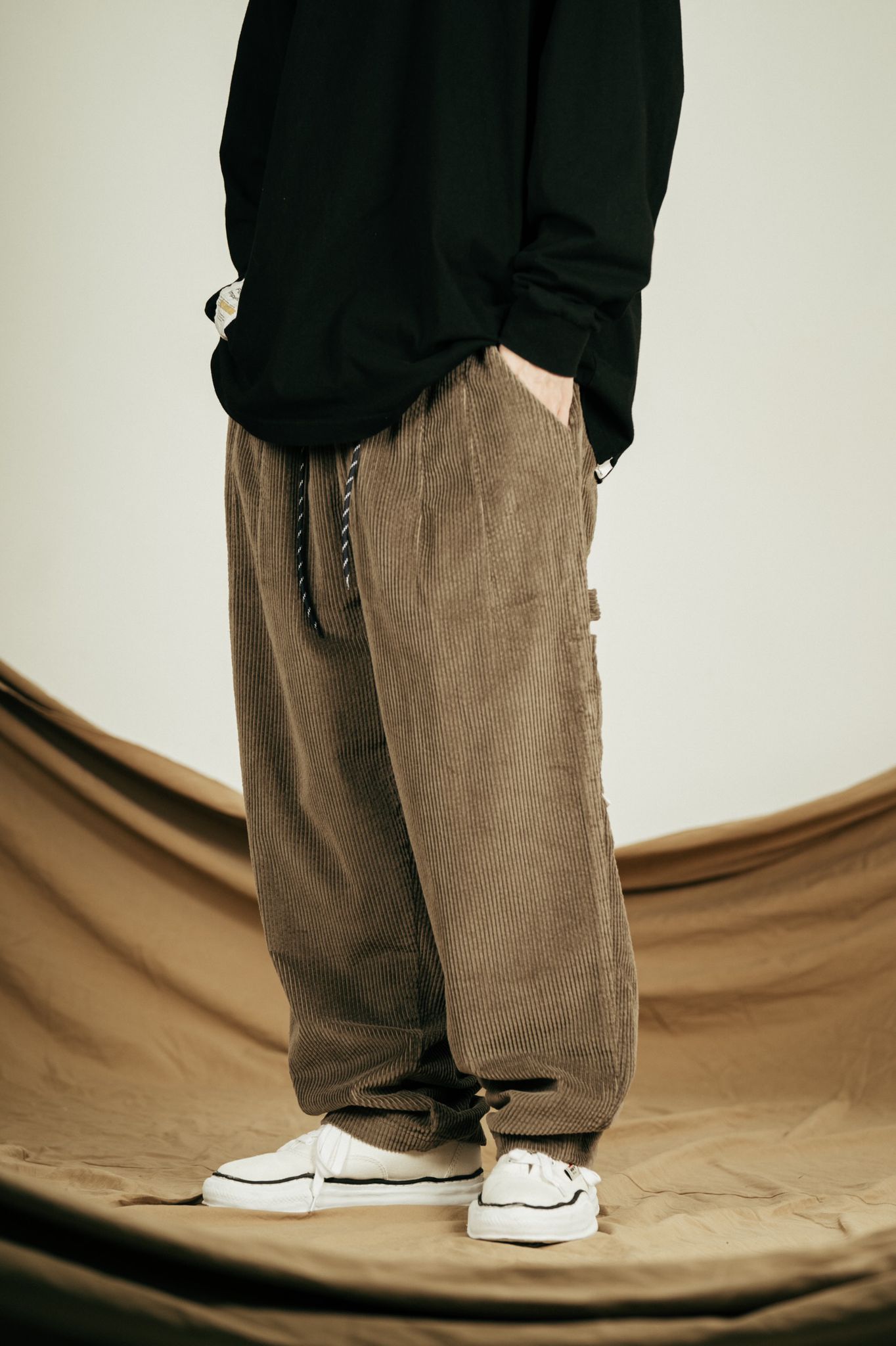
                  
                    Wide Corduroy Trousers Olive【M21-25OL】
                  
                