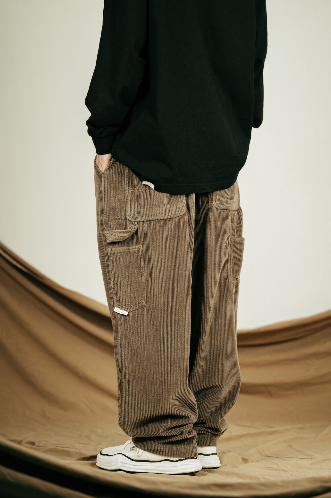 
                  
                    Wide Corduroy Trousers Olive【M21-25OL】
                  
                
