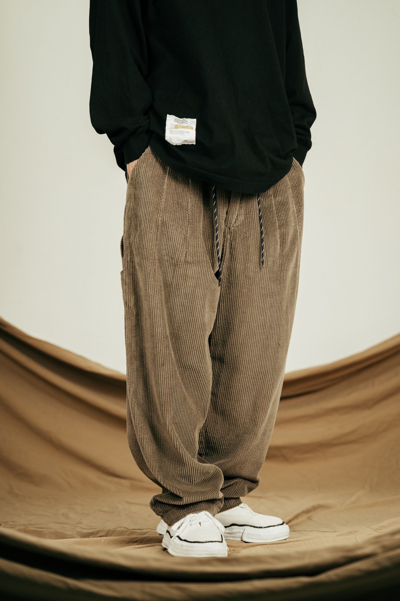 
                  
                    Wide Corduroy Trousers Olive【M21-25OL】
                  
                